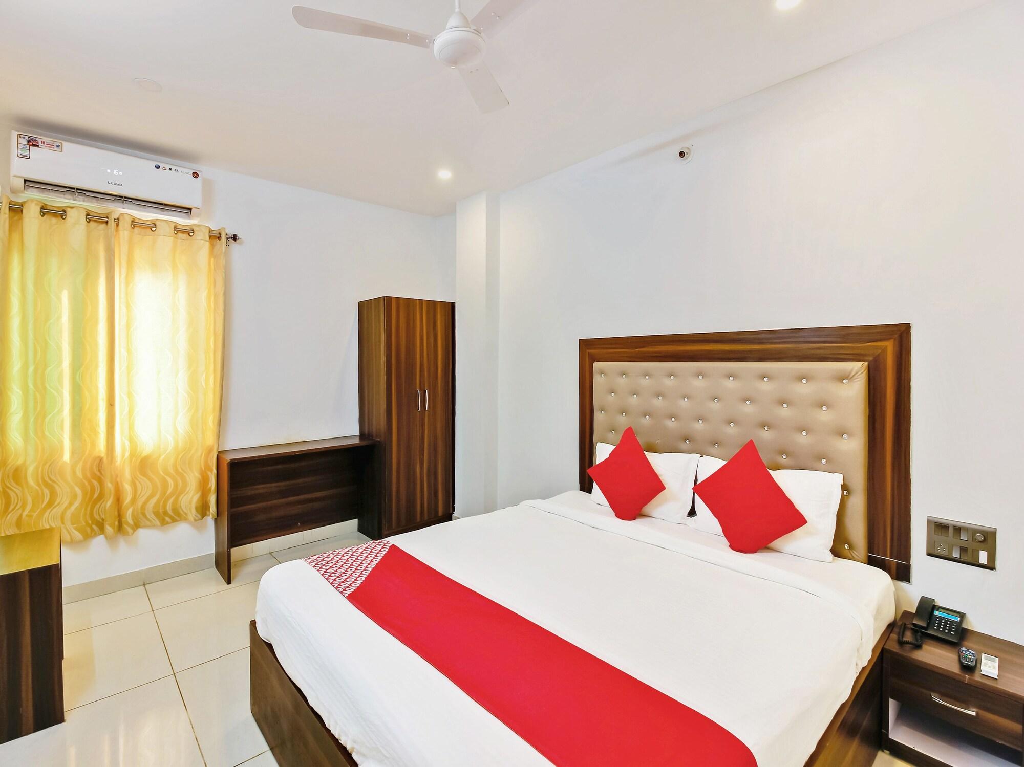 Oyo 29131 Hotel Mn Grand Shamshabad Exterior photo